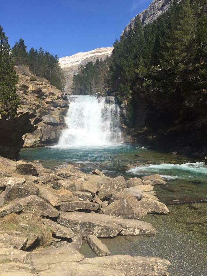 Leyendas Del Pirineo Fiscal Bagian luar foto